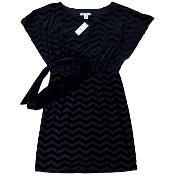 WHBM~Size XS~Black w/Zigzag Texture Belted Dress. - Picture 1 of 12